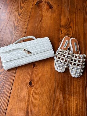 Few Moda White Woven Clutch